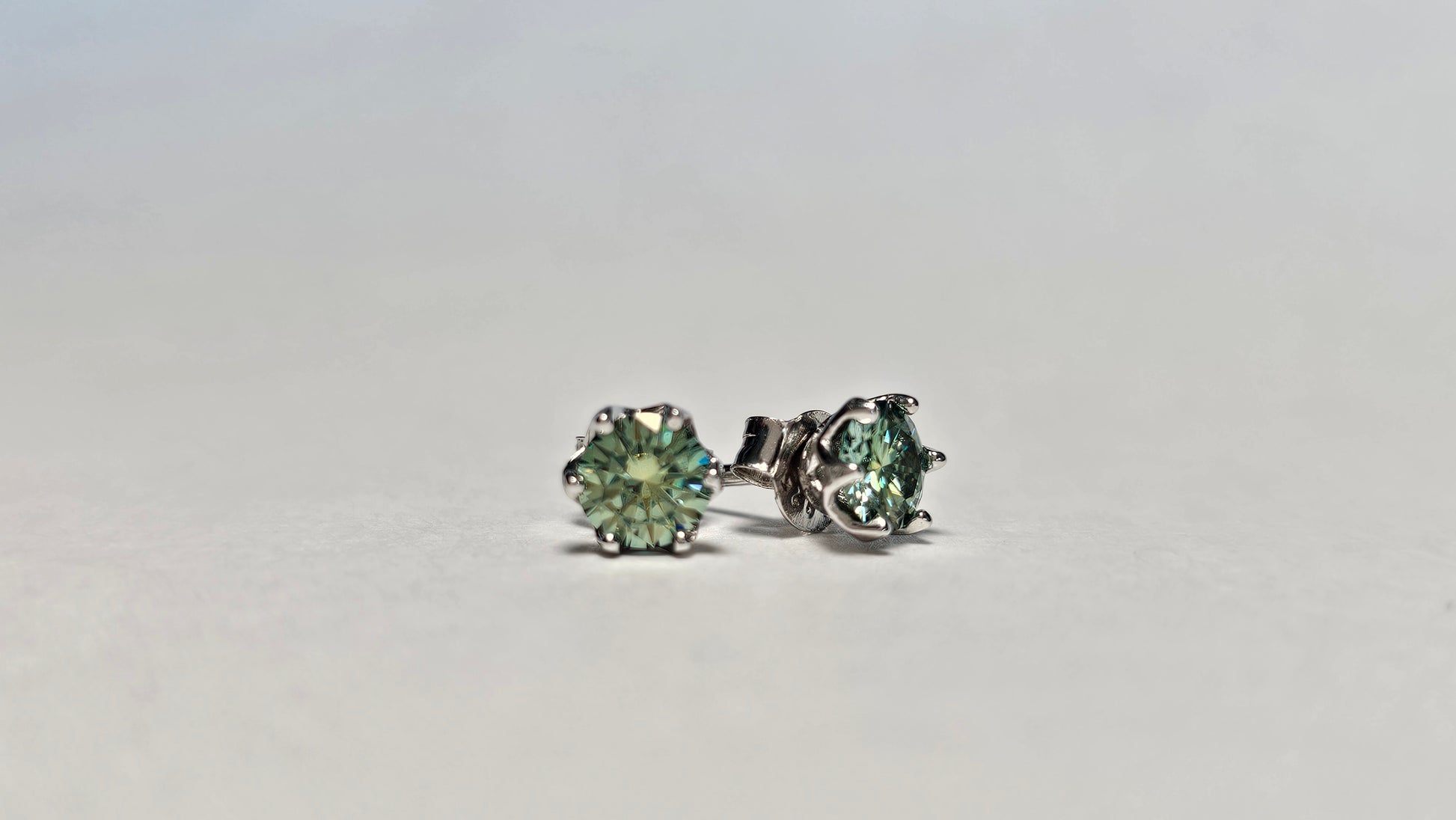 Aretes Azul verdoso - Moissanita Rusa en Plata S925